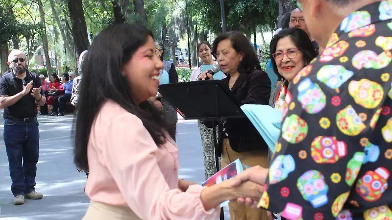  Los participantes recibieron un reconocimiento.